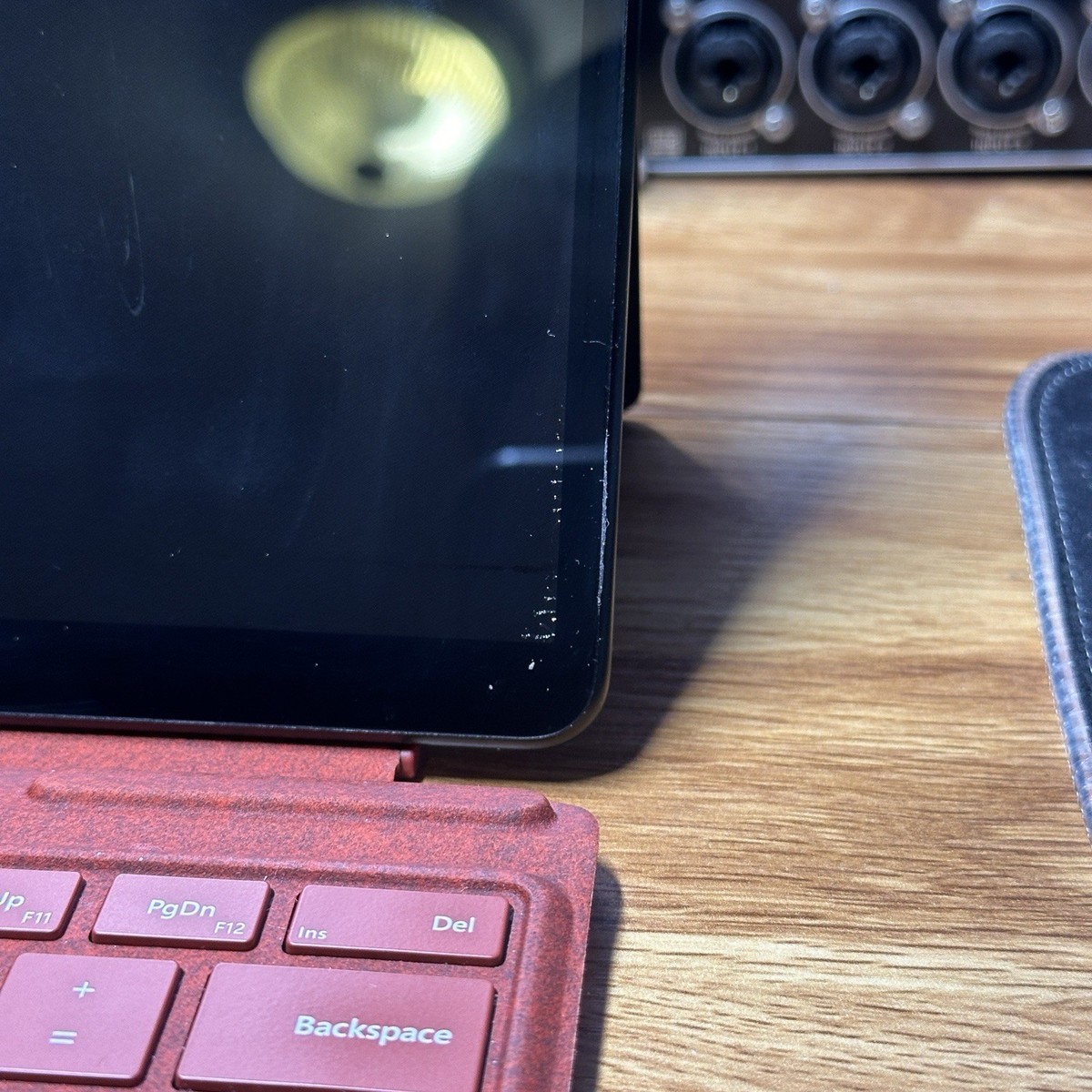 Microsoft Surface Pro X 1876 13