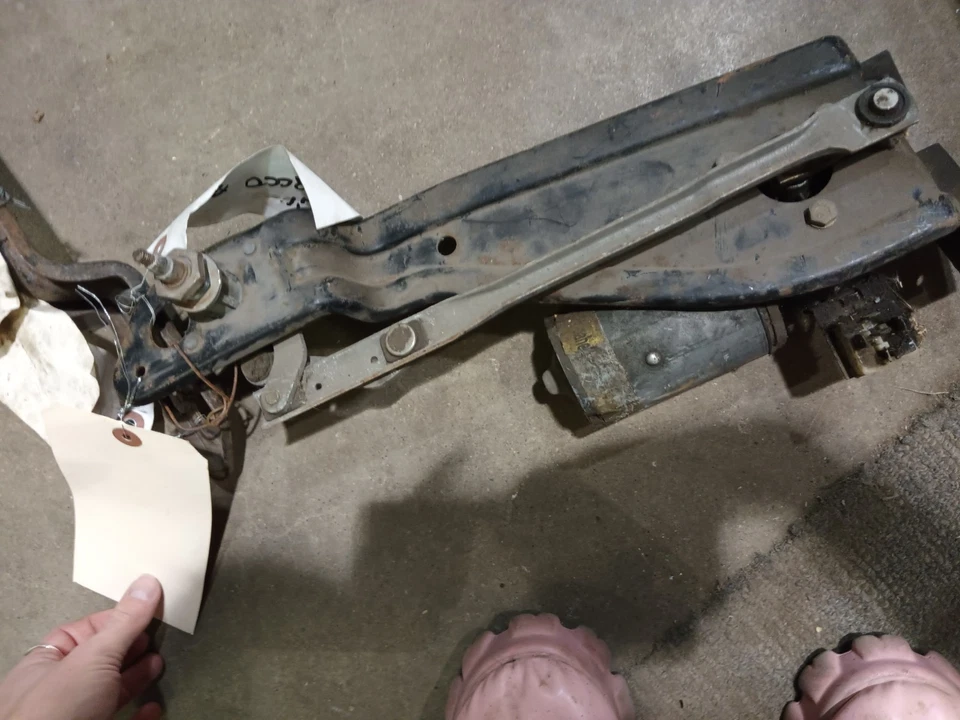 Volkswagen Scirocco 1977- 1981    Mono Wiper FRONT WIPER ASSEMBLY   EXELLENT - Image 2 of 4