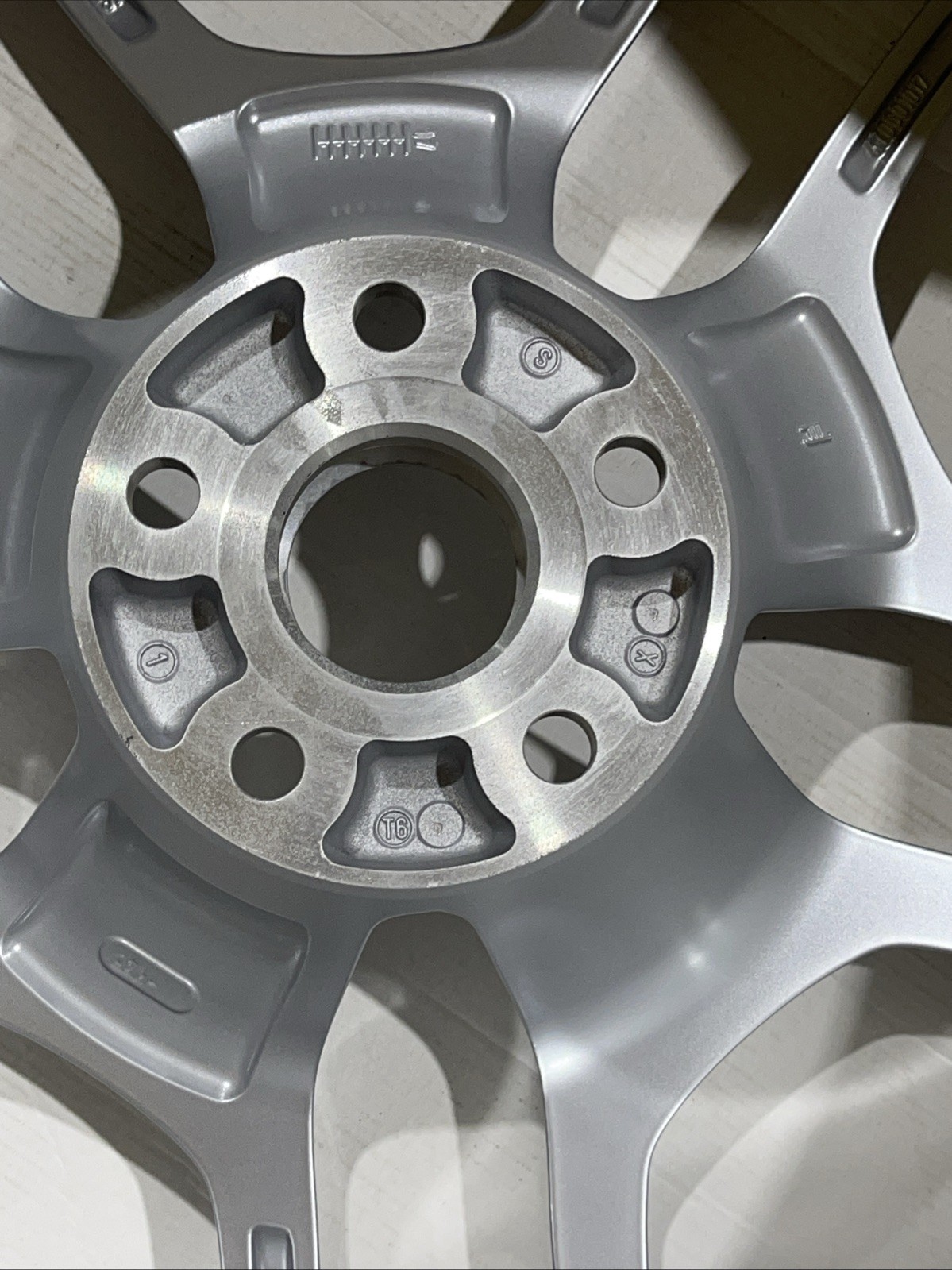 NEW OEM 2015-2023 Lamborghini Huracan Front 20" Wheel 8.5x20 ET42 Rim 4T0601017