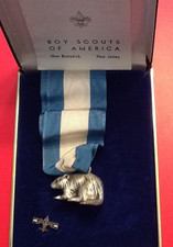 SILVER BEAVER MEDAL in box - Boy Scout BSA A142 T35