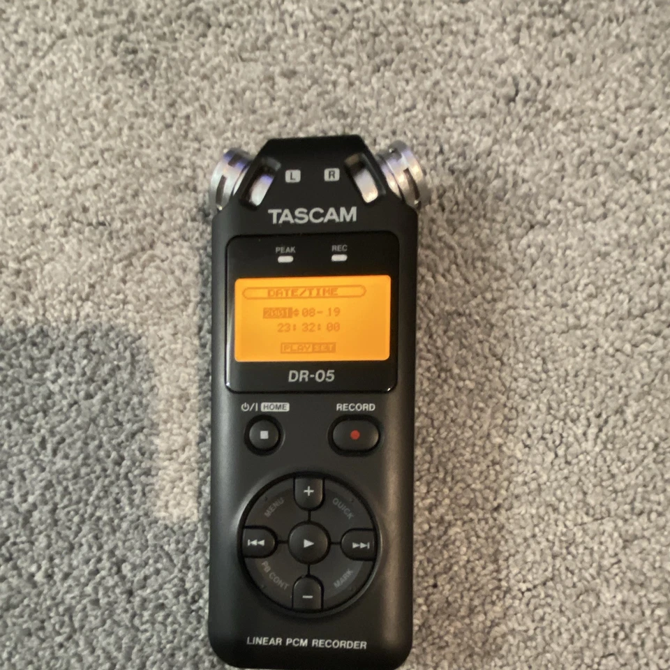 TASCAM DR-05 Handheld Digital Recorder Linear PCM Audio Recorder - Image 1 of 3