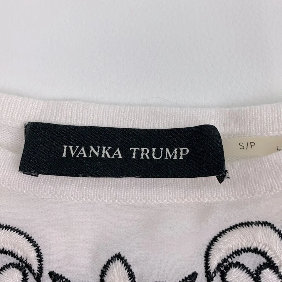 Suéter Ivanka Trump Floral Blanco Negro Floral Cizalla Bordado Escote Pequeño Foto 4 de 4