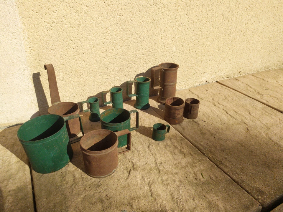 Lot de mesures anciennes à lait et à grains - Photo 3/4