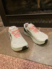 ALTRA Women's AL0A547X Torin 5 Road Running Shoe, Gray/Coral  10.5 M US