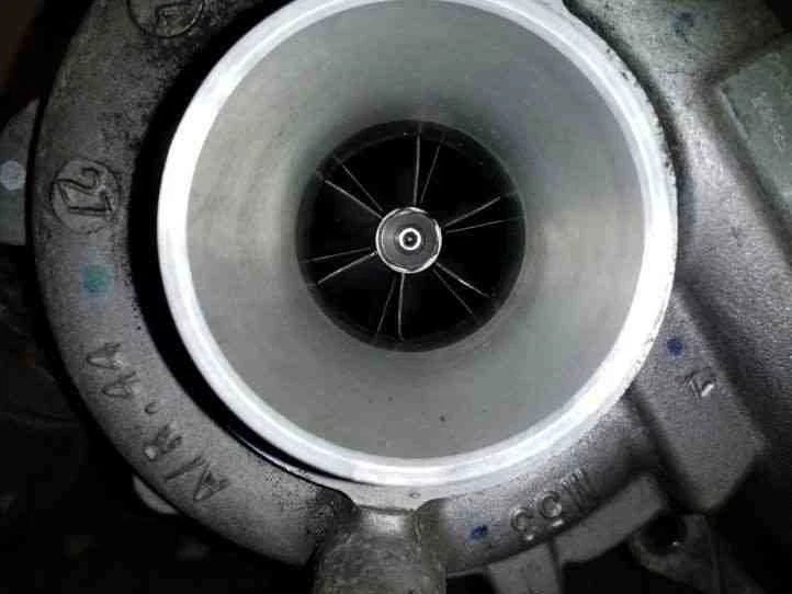 Citroen C4 Grand Picasso II Turbocharger GTG1244VZ 1.6 Diesel 85kw 2014 26202612 - Image 2 of 4