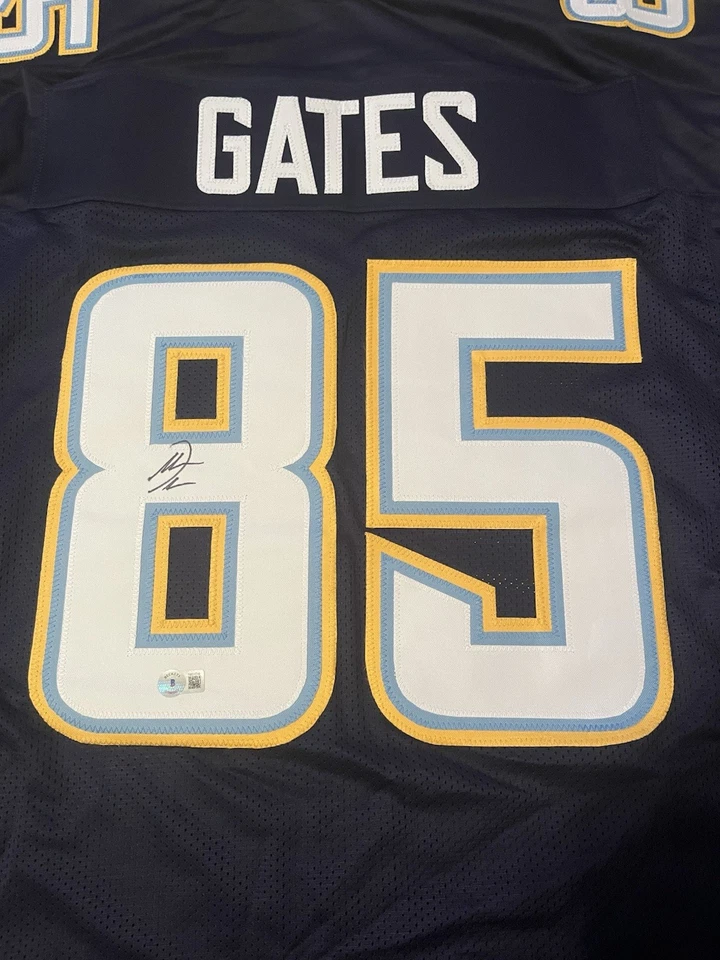 Camiseta personalizada firmada por Antonio Gates de los San Diego Chargers Beckett Witness BAS Foto 3 de 4