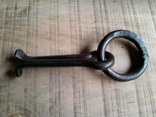 Ancien  anneaux à sceller en fer, ferrure