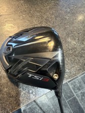 Titleist Tsi3 Driver 9 Degrees with Adjustable Loft and A Regular Shaft