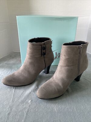 Life Stride Faux Suede Ankle Boots Women’s Sz Gray Side Zipper
