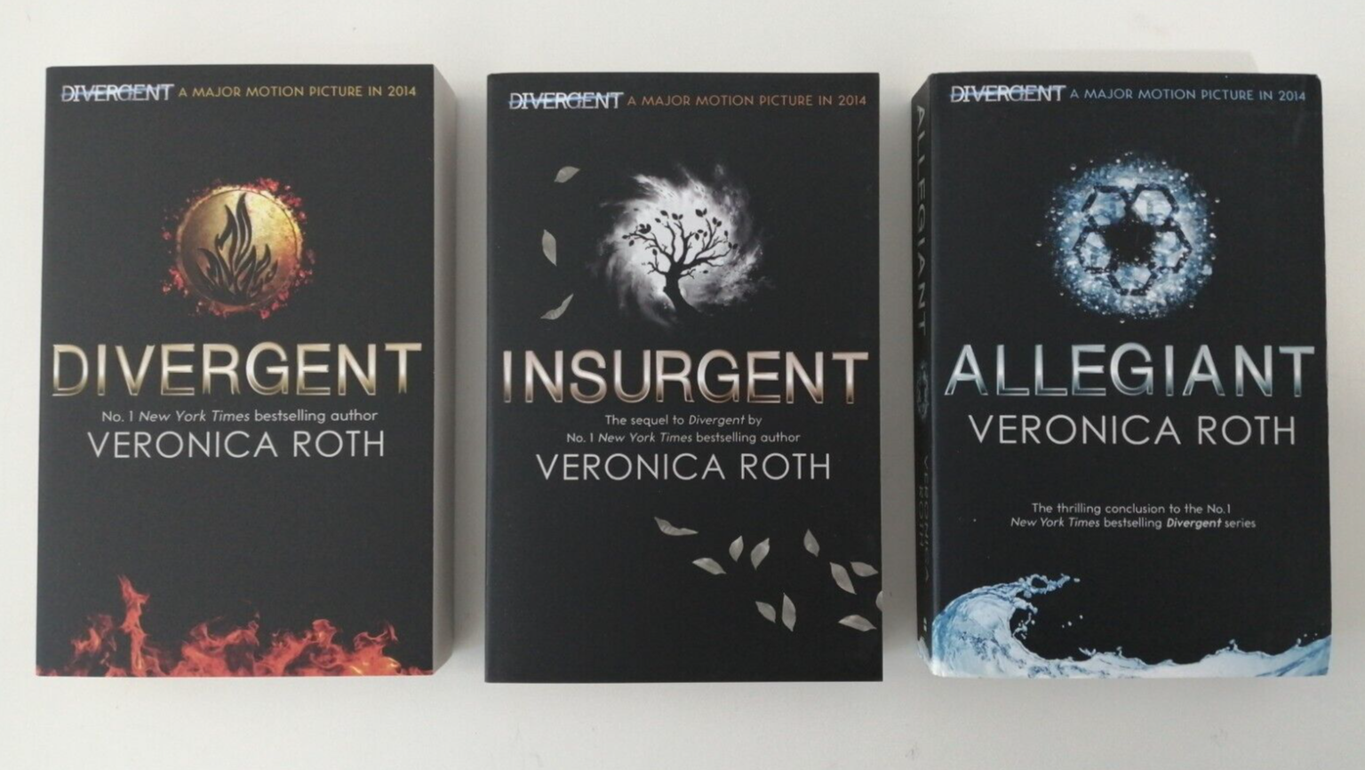 Divergent (Insurgent, Allegiant) Trilogy, Boxed Set 1-3 by Veronica Roth