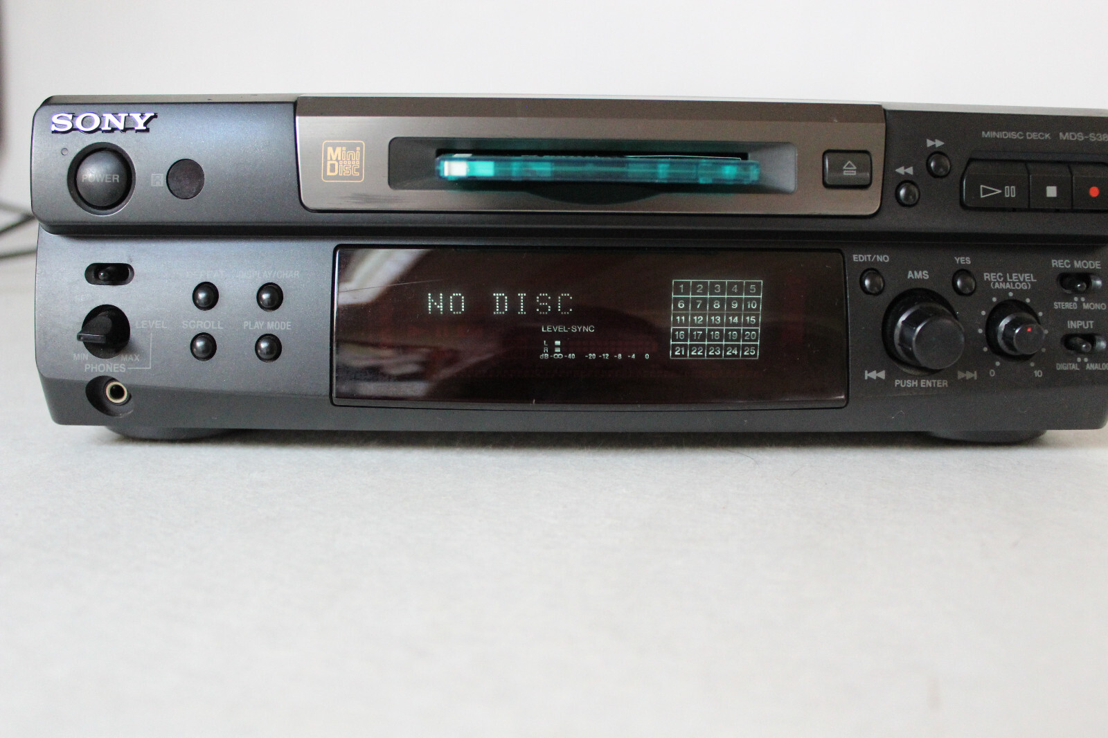 Platine MiniDisc Sony MDSS38 lecteur & enregistreur / H.S à réparer