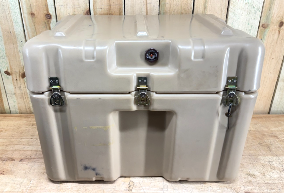 Pelican Hardigg Footlocker Tan Case 25x19x19 Military PSI