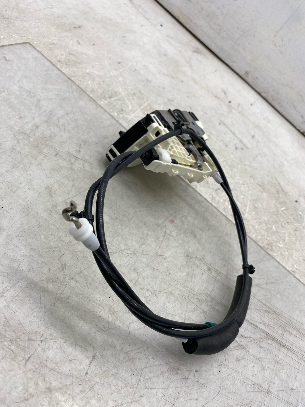 2020-2025 ASTON MARTIN DBX OEM LEFT REAR DOOR LOCK LATCH ACTUATOR MY83-26413-AC
