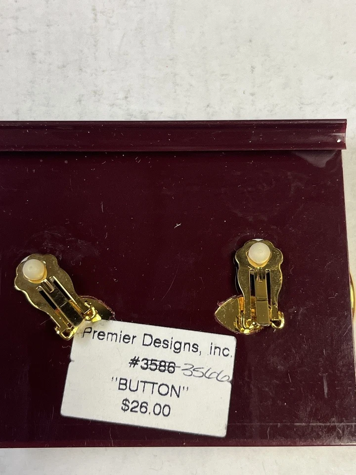 EARRINGS 1.50 ROUND BUTTON SOLID GOLDTONE CLIP ON 8009 - Image 3 of 3