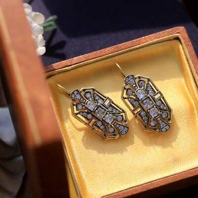 Boucles D'oreilles Dormeuses Art Déco - Doré, Serties De CZ Baguette Blanc - Neuf Sans Emballage
