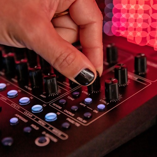 Roland SH-4D Desktop Synthesizer 11 oscillator Models - Picture 13 of 17