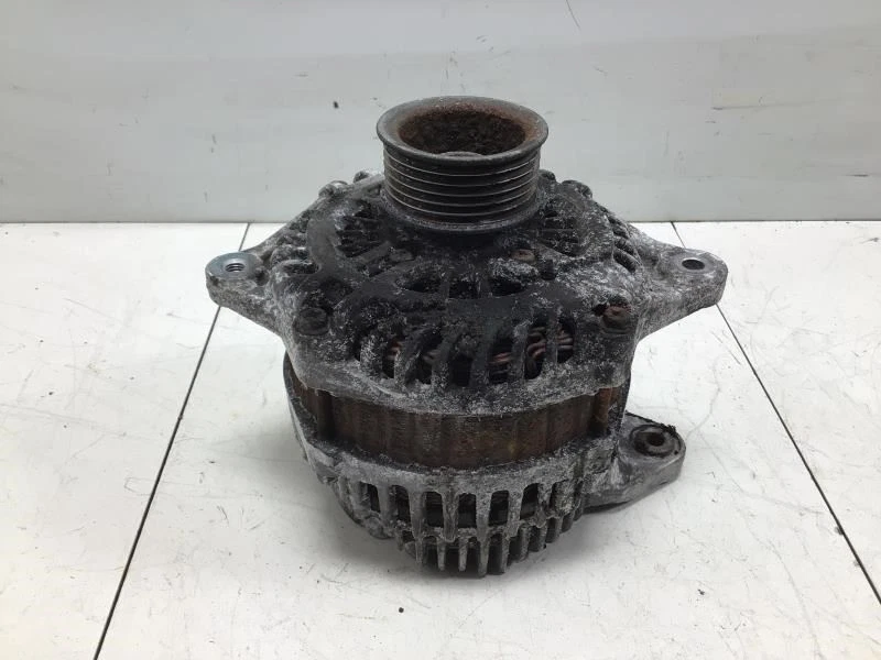 Alternador de fábrica Subaru Tribeca 2009 3,6 L Foto 2 de 4