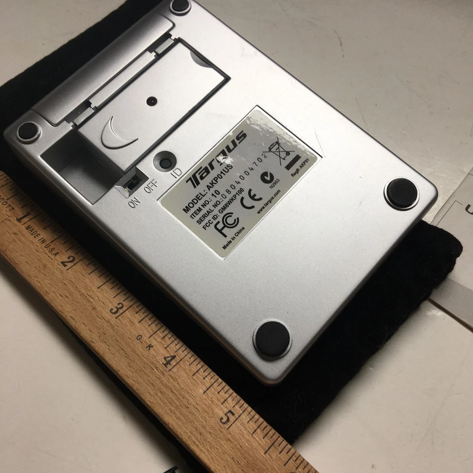 Targus Stow-N-Go AKP01US USB Wired Numbric Keyboard Silver & Black 3.5"W x 5"L - Image 4 of 4