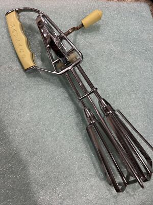 Vintage Maynard Rotary Egg Beater Hand Mixer Cream Color Handle Farmhouse Decor
