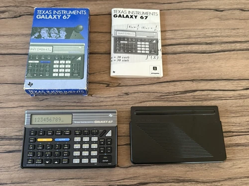 Calculatrice Texas instruments Galaxy 67 , fonctionnelle .