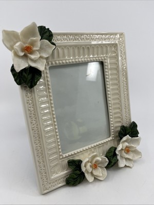 Porcelain Flower 3D Nature Photo Frame 3''x4.5'' White Green Foliage Beautiful