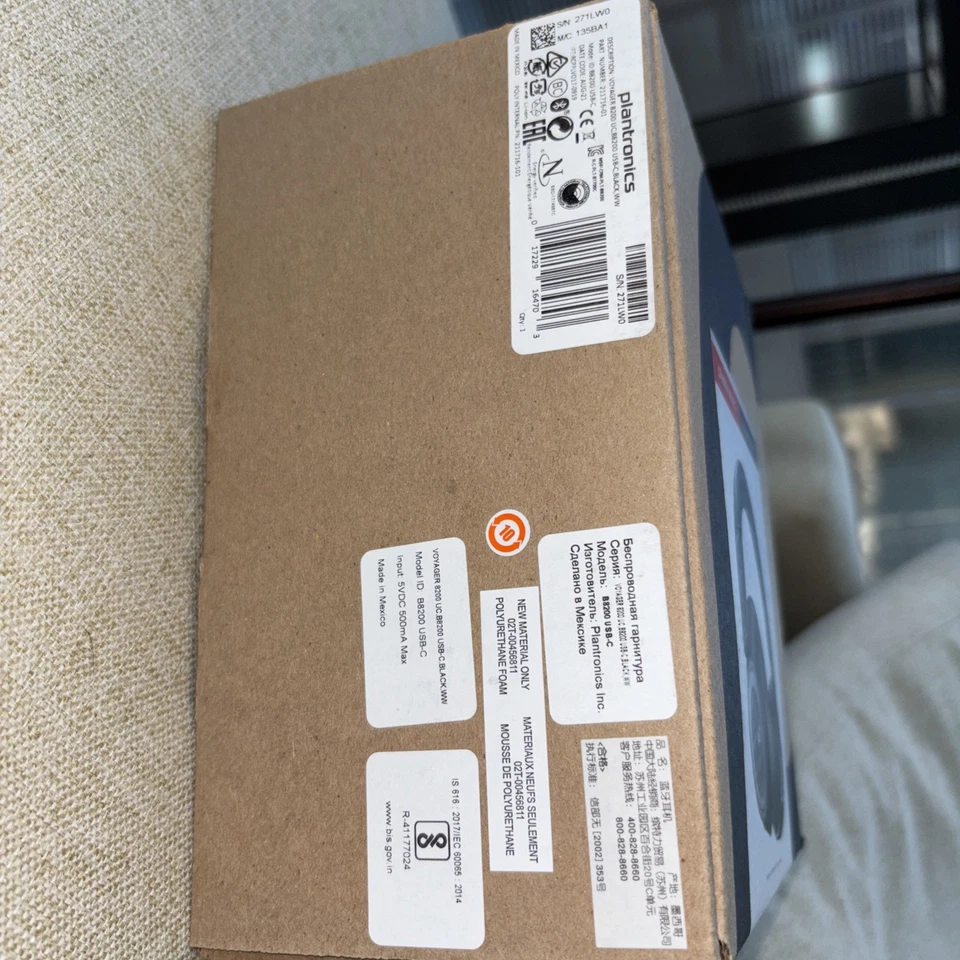 New Plantronics Voyager 8200 UC USB-C Model: B8200 - Image 3 of 4