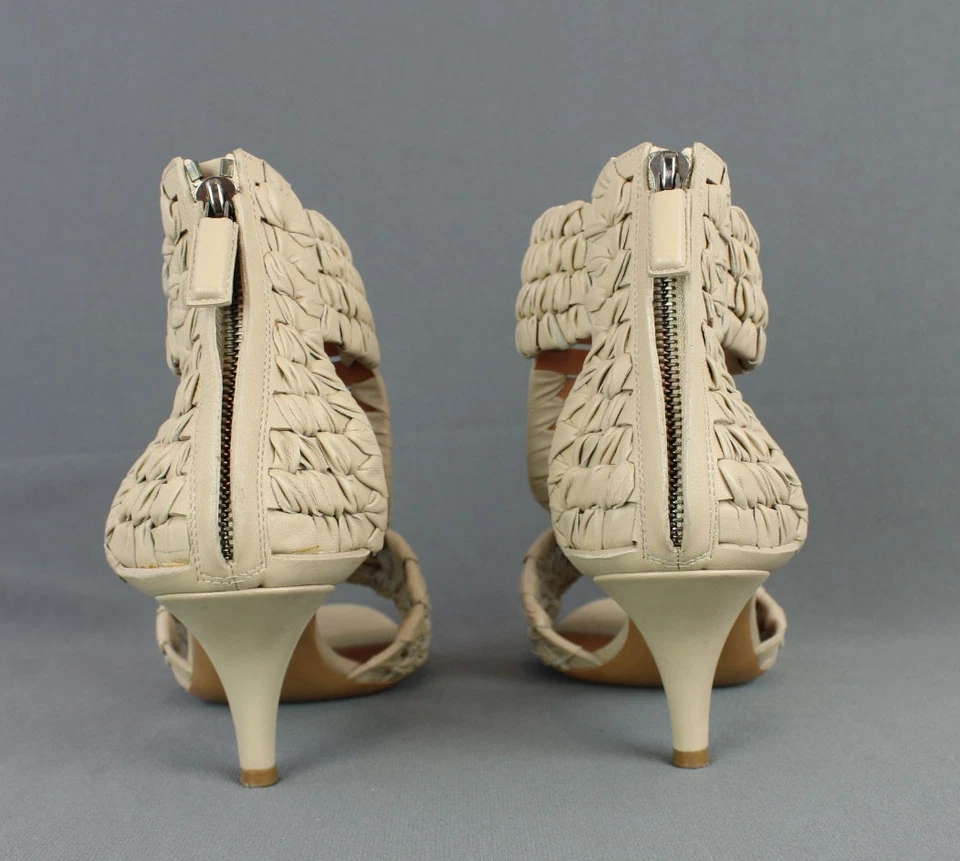 Sandália salto Givenchy autêntica couro bege zíper traseiro 39 1/2 9.5 - Imagem 4 de 4