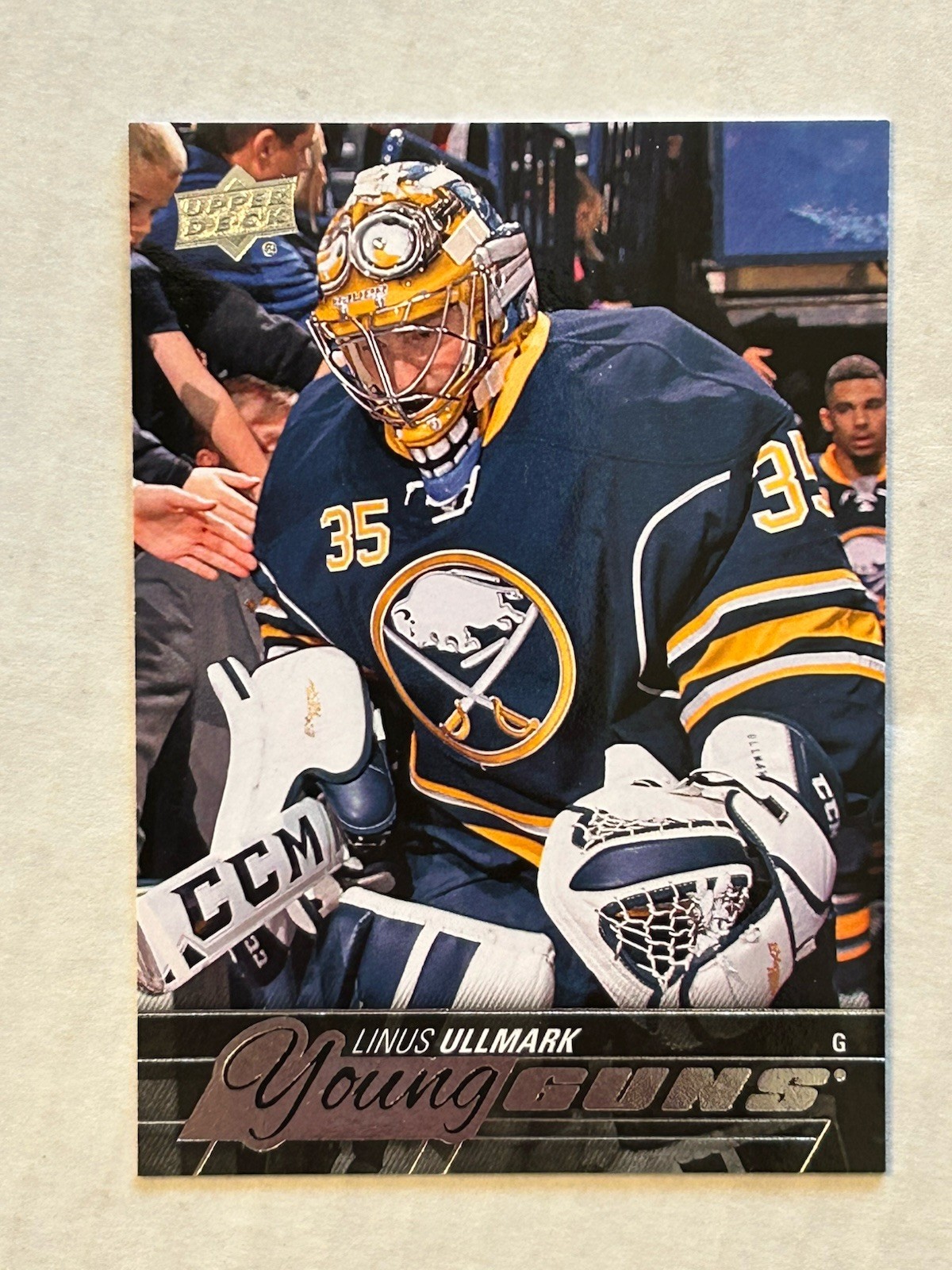 Linus Ullmark 2015-16 Upper Deck Young Guns #472 RC Rookie Senators T724