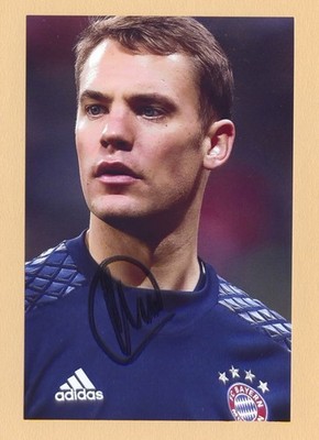 Manuel Neuer - FC BAYERN MUENCHEN - ORIGINAL-Autogramm auf 10x15 cm Foto II