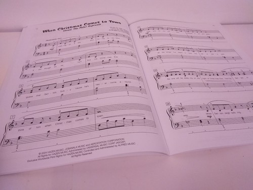 Alfred Famous & Fun 10 Piano Christmas Arrangements Music Book - New - Picture 8 of 12