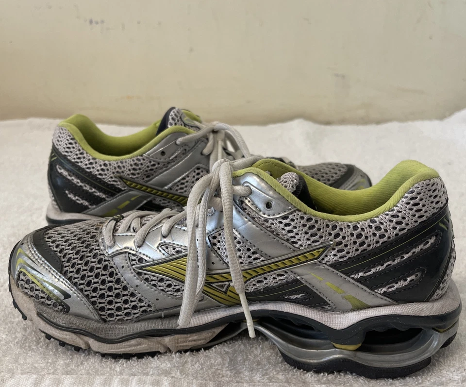 Womens Mizuno Wave Creation 11 Athletic Shoes Size 8.5 - Image 3 of 4