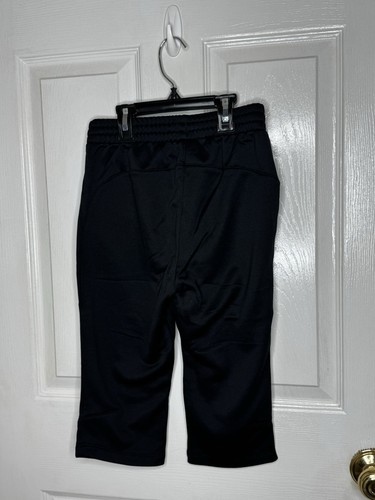 Umbro Cropped Pants Boys Size Large 14-16 Black Knee Length Active 12” Inseam - Picture 3 of 4