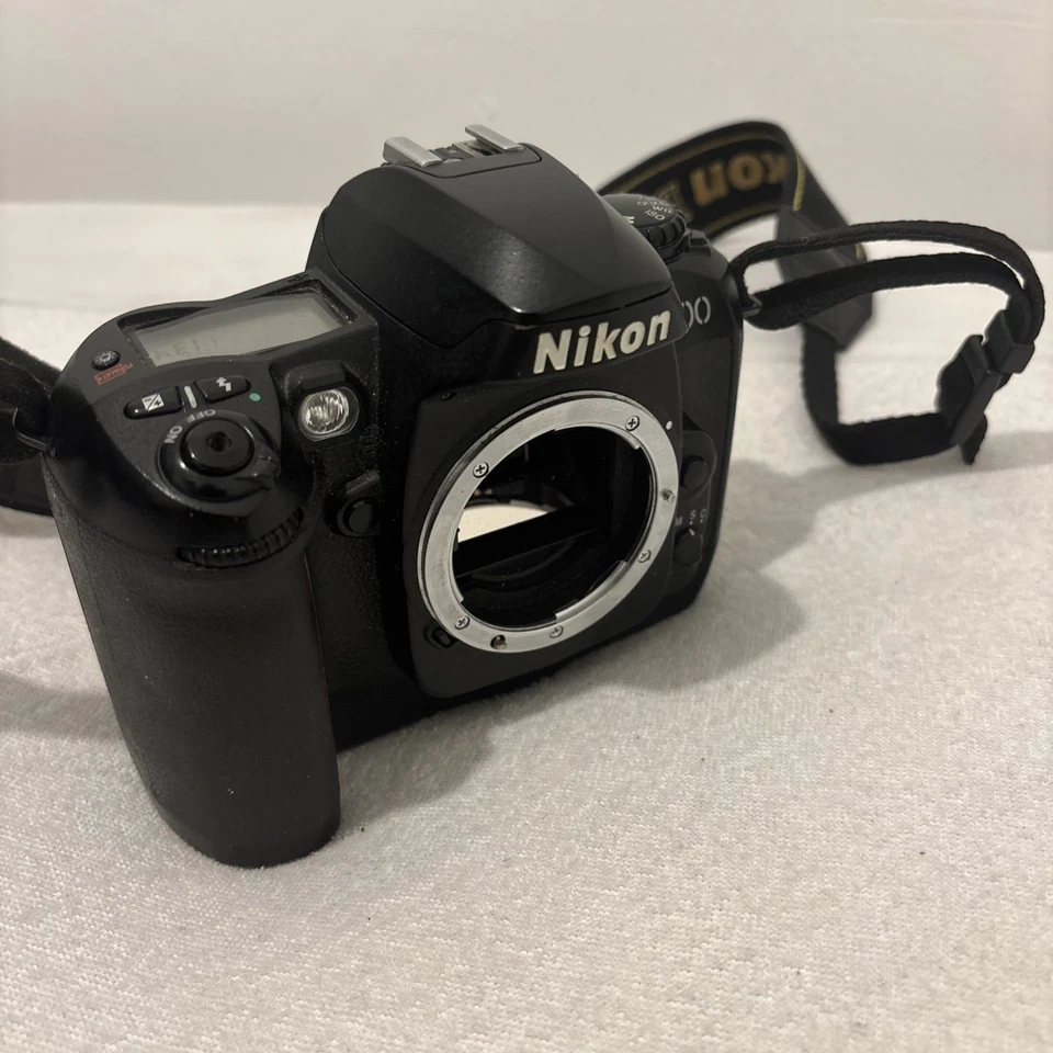 Nikon D100, photo 3 of 5