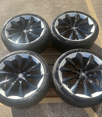 Continental Comfort Sport 265/35 R21 only 200 Miles Wear And 21  Rims
