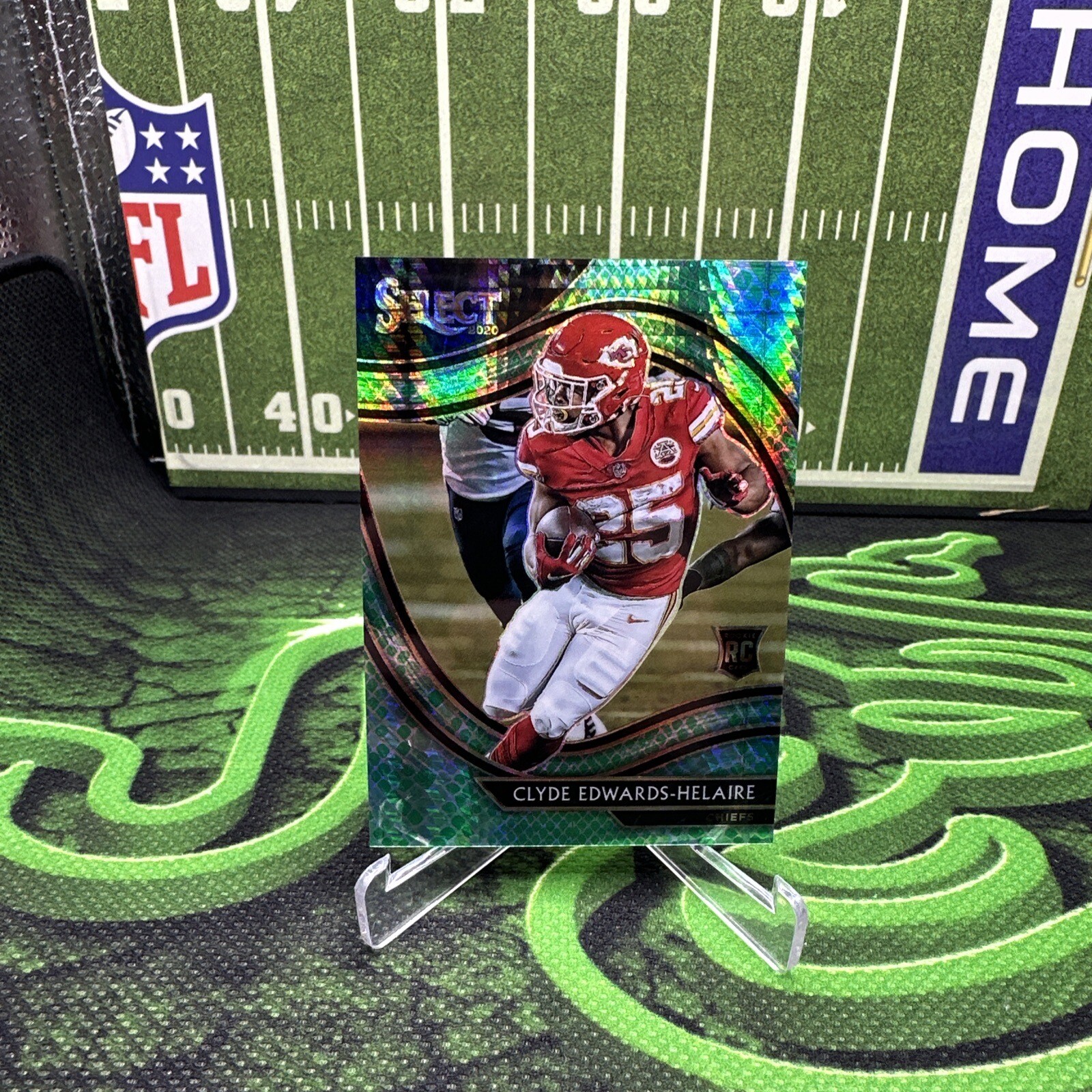 2020 Select Clyde Edwards-Helaire Field Level Dragon Scale Prizm RC #61/67🔥