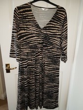 Isle Size 20 Stunning Black and Coffee Coloured Dress