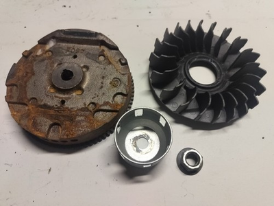 #ad 798882 794273 BRIGGS AND STRATTON ENGINE FLYWHEEL $22.00