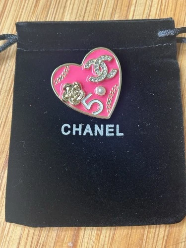 CHANEL Gold Pink Heart Pearl Pin brooch Vintage costume jewelry