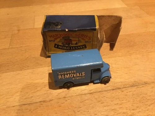 P730-MATCHBOX LESNEY No17A BLUE BEDFORD REMOVALS VAN WITH BOX