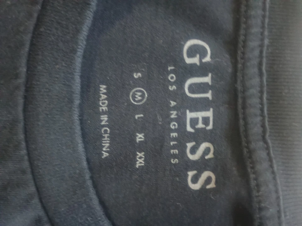 GUESS Los Angeles Embossed Logo Shoulder Tape T-Shirt Men's M Black - Image 4 of 4