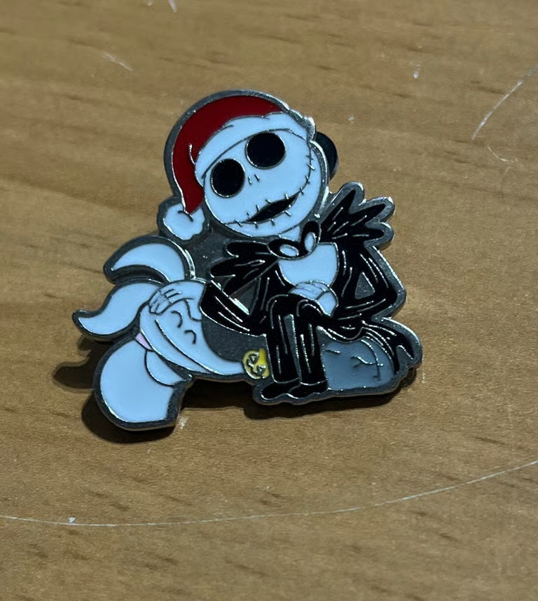 Disney Trading Pin Santa Hat Jack Skellington Zero Nightmare Before Christmas