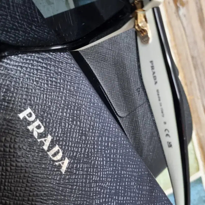 Prada SPR-15W-F Oversized Sunglasses thumbnail 7