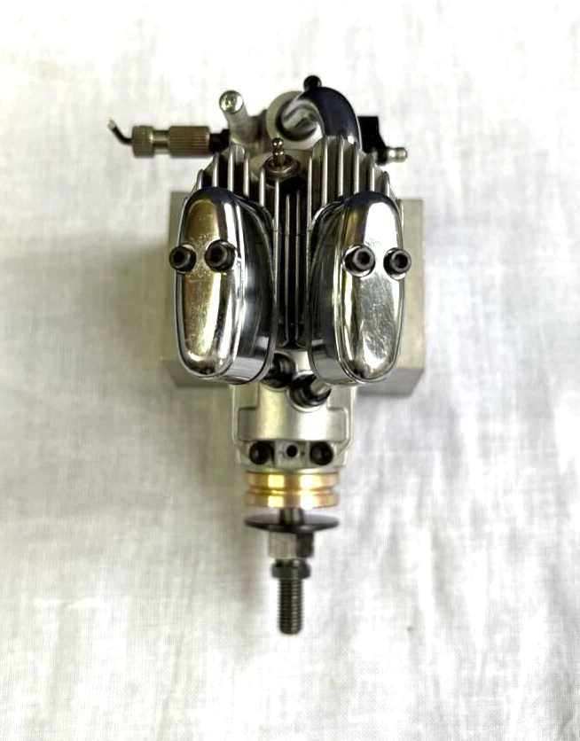 SAITO FA-62B 10.2cc Hemi Head 4 tiempos motor brillante con silenciador, avión usado Foto 3 de 4