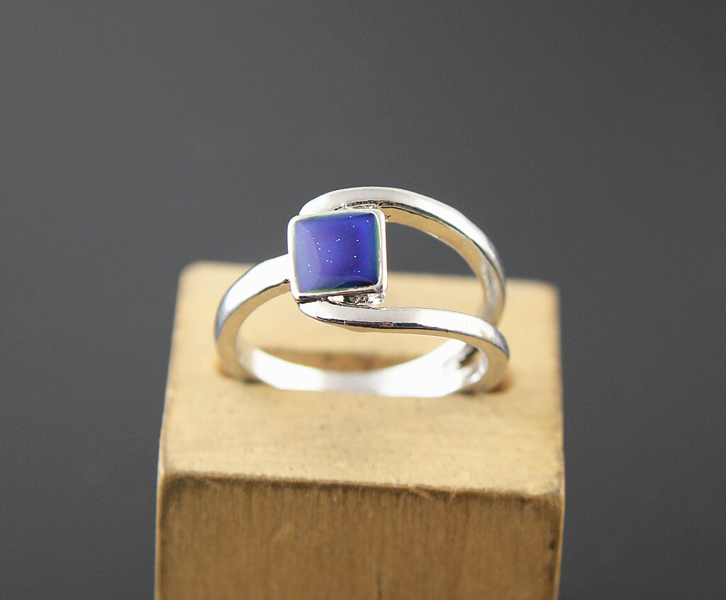 Womens Jewelry Bulk Lots 32pcs Change Color Mood Ring Wholesale Fashion