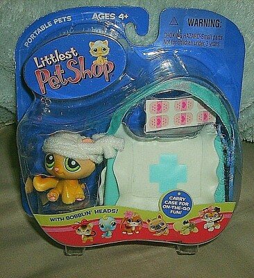 Littlest Pet Shop Cat/Kitten with Doctor Bag, Bandages, 2005 Release Retired