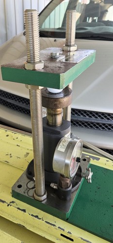 Carver 3392 Manual Lab Press / 4" Round Platen / 12 Ton 3912 Lab Press TESTED - Picture 7 of 8