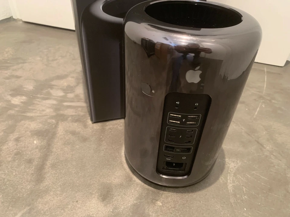 Apple Mac Pro Late 2013 Xeon E5 3,7Ghz 32GB RAM 256GB SSD 2x D300 FirePro - Bild 2 von 3
