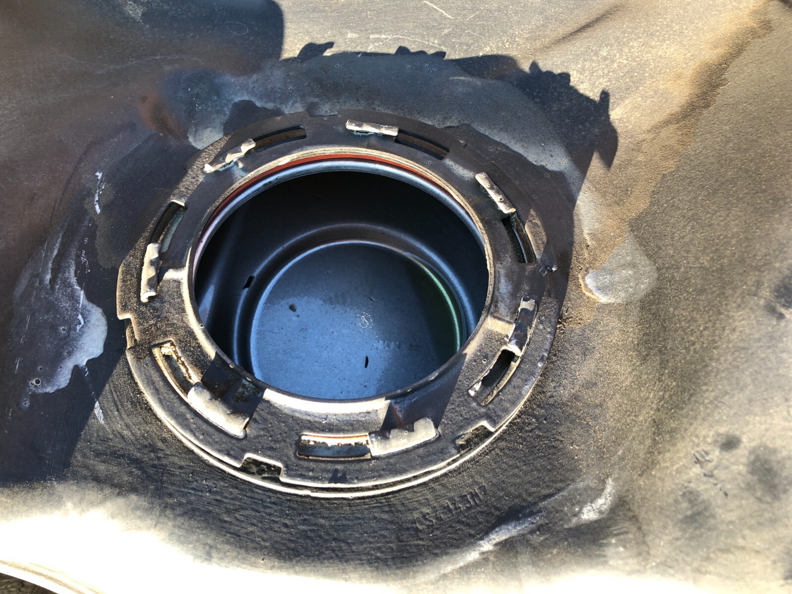 2017-2022 MASERATI LEVANTE FUEL GAS TANK RESERVOIR W/ FILLER NECK OEM.