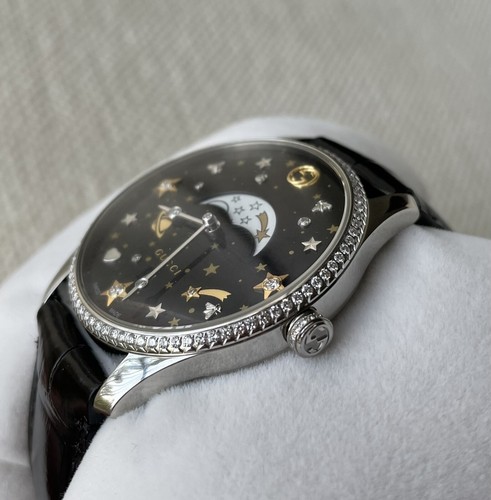 GUCCI DIAMOND MOONPHASE G-Timeless 