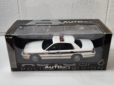 1/18 Autoart, Ford Crown Victoria 72701 (FORD POLICE VEHICLES VERSION)
